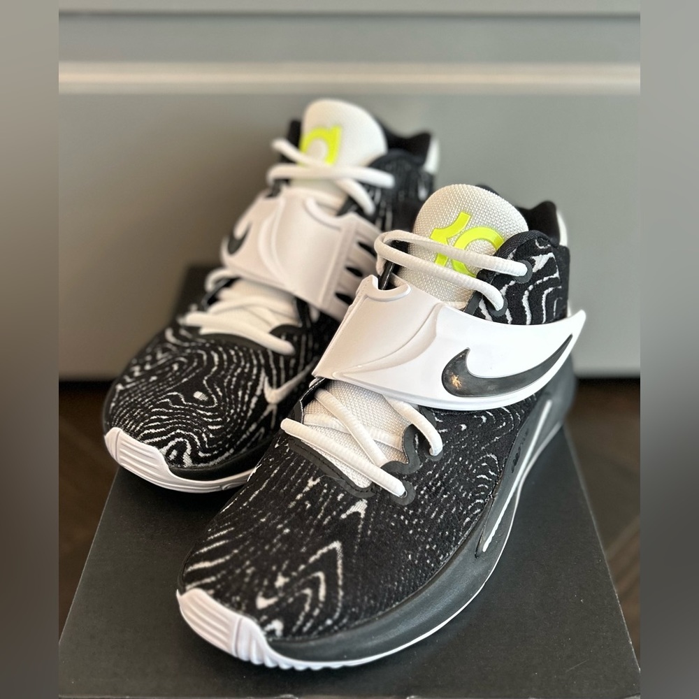 Nike Mens KD14 TB Basketball Shoes